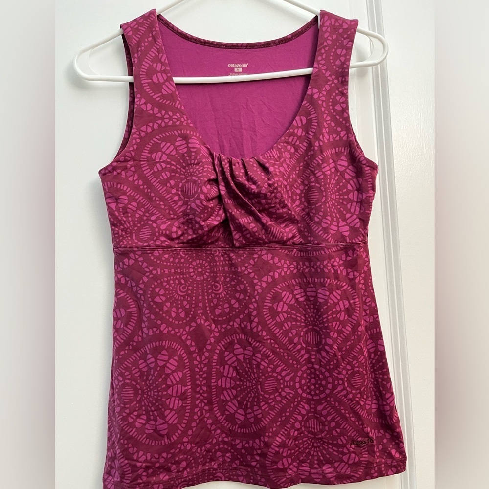 Patagonia Women’s Gathered Tank Top Size M– Magenta Mandala Print